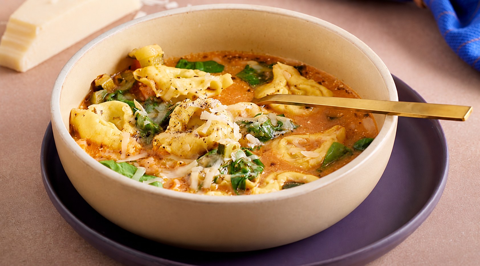 Nem tortellini suppe